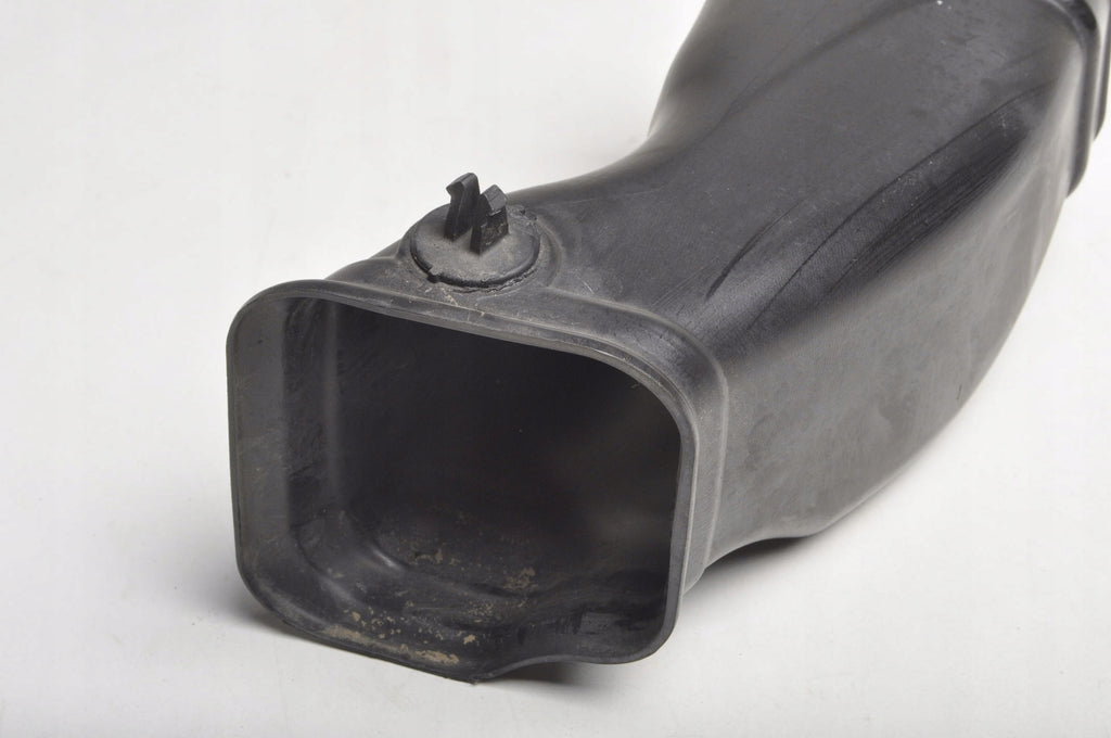 VOLVO XC60 II 2.0 D5 235 KM AIR INTAKE PIPE 31439509