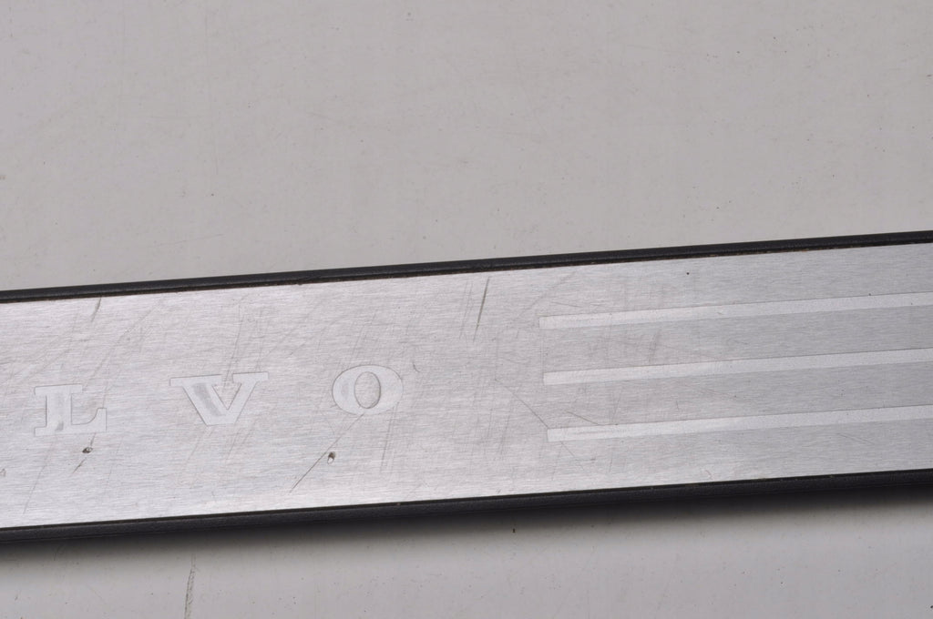 VOLVO XC60 II DECORATIVE STRIP THRESHOLD FRONT 33436021