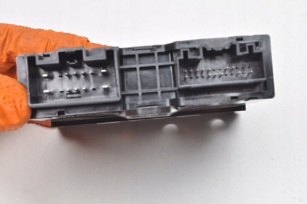 VOLVO XC60 II FLAP CONTROLLER MODULE 32357496 2023R