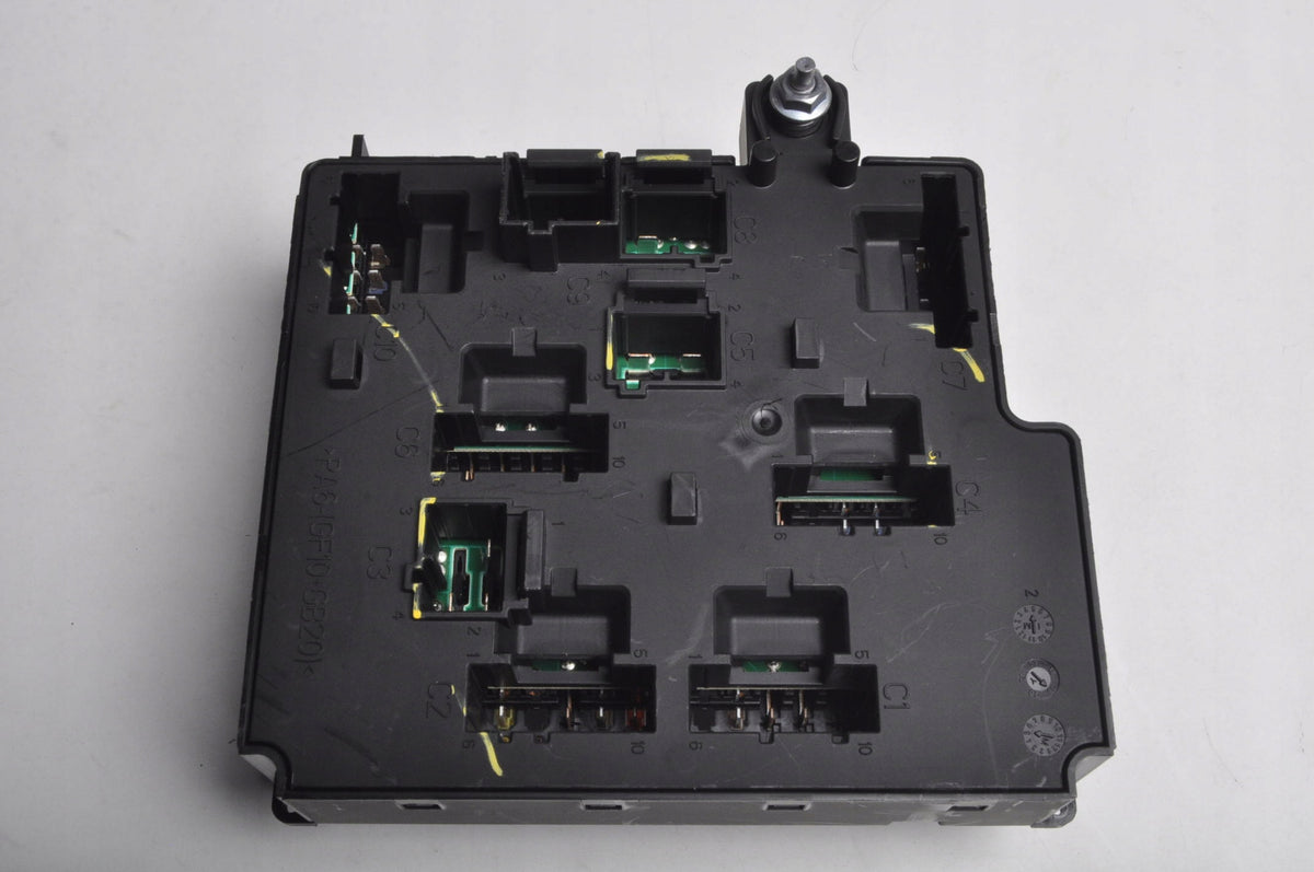 VOLVO XC60 II FUSE BOX 32212298