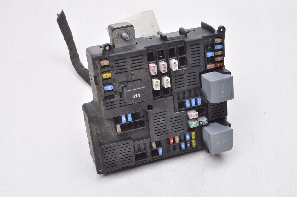 VOLVO XC60 II FUSE BOX 32212298