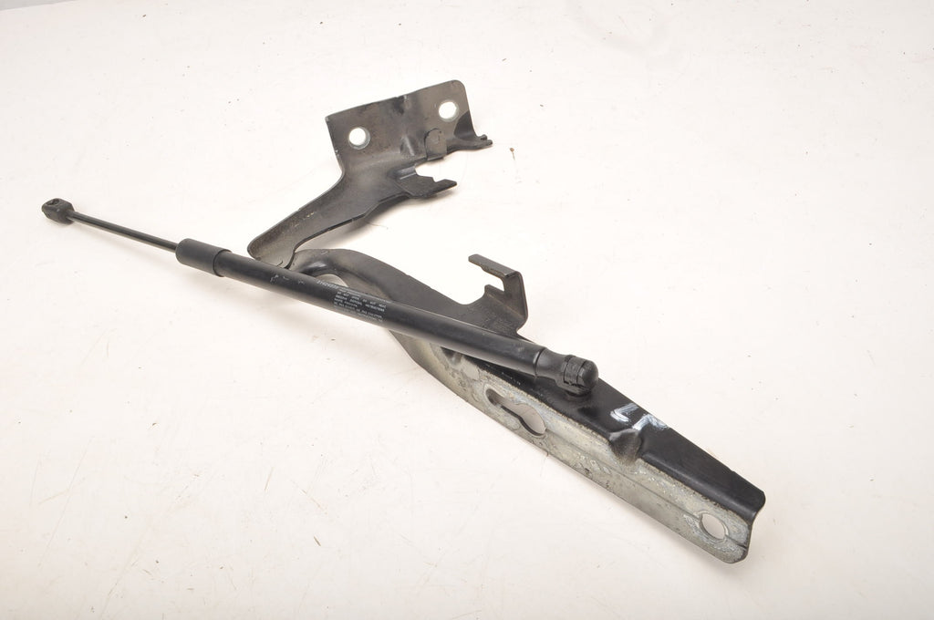 VOLVO XC60 II MASK HINGE 31424537 LEFT