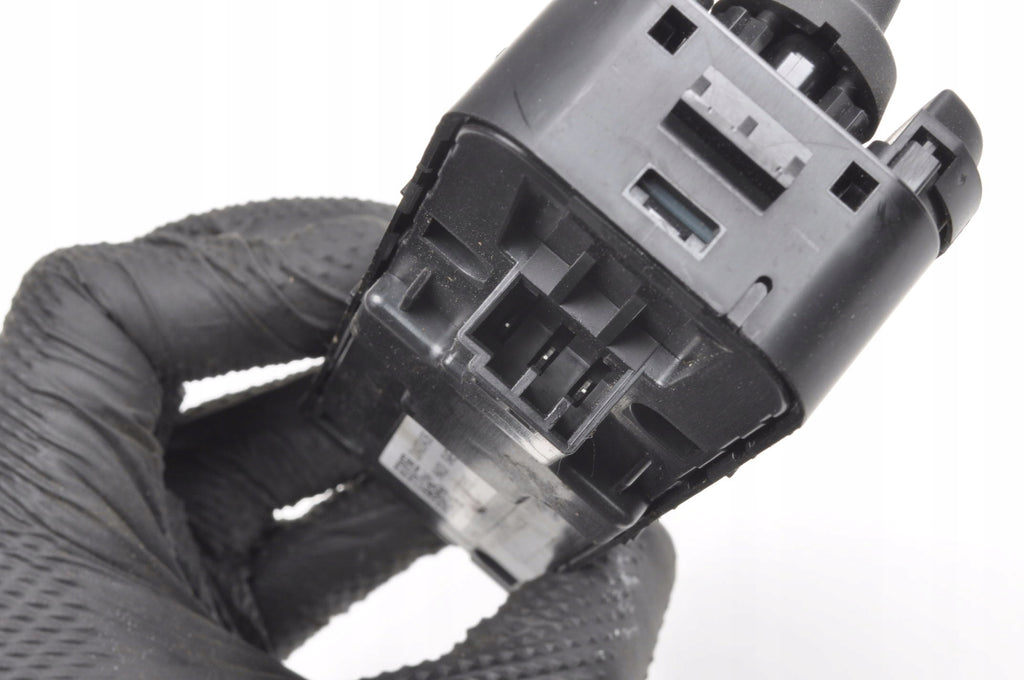 VOLVO XC60 II PANEL WINDOW SWITCH 31433406