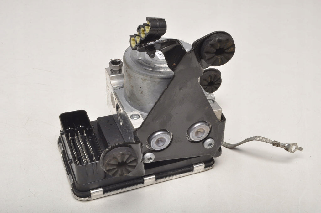VOLVO XC60 II PUMP ABS 31680102