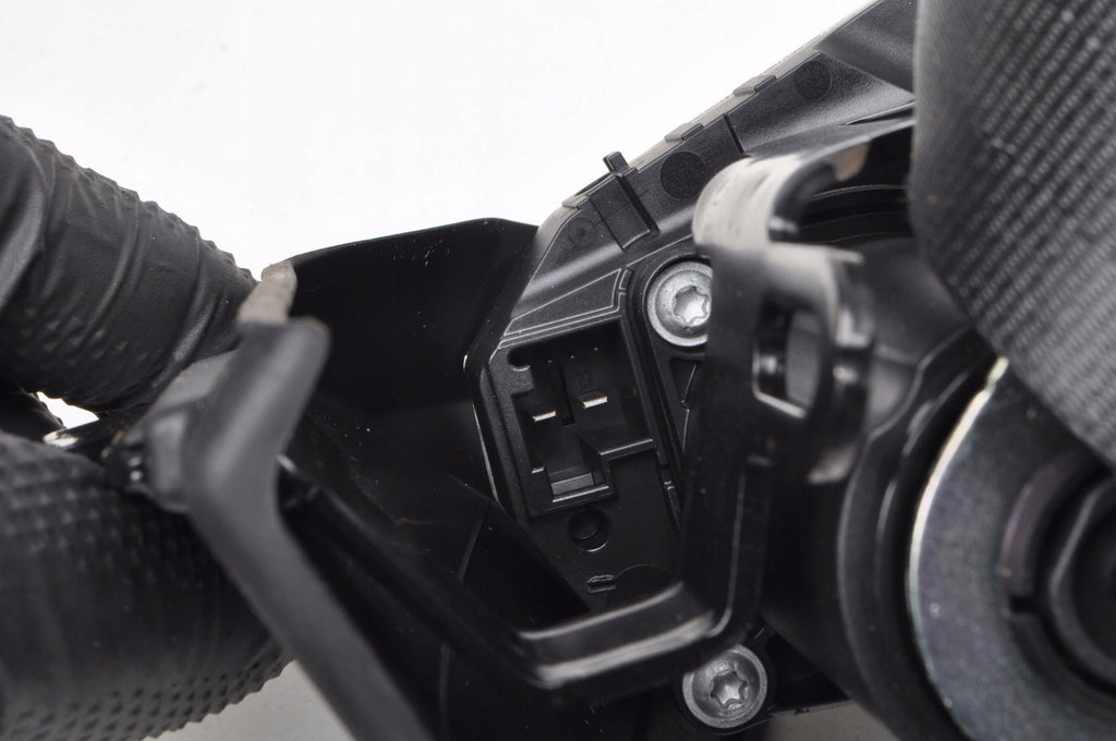 VOLVO XC60 II SEAT BELT LEFT FRONT 32386967 2024r
