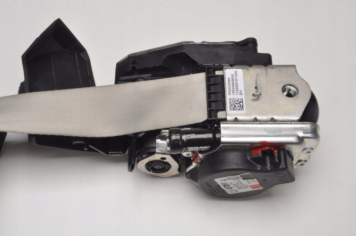 VOLVO XC60 II SEAT BELT LEFT FRONT P032239364 32239364
