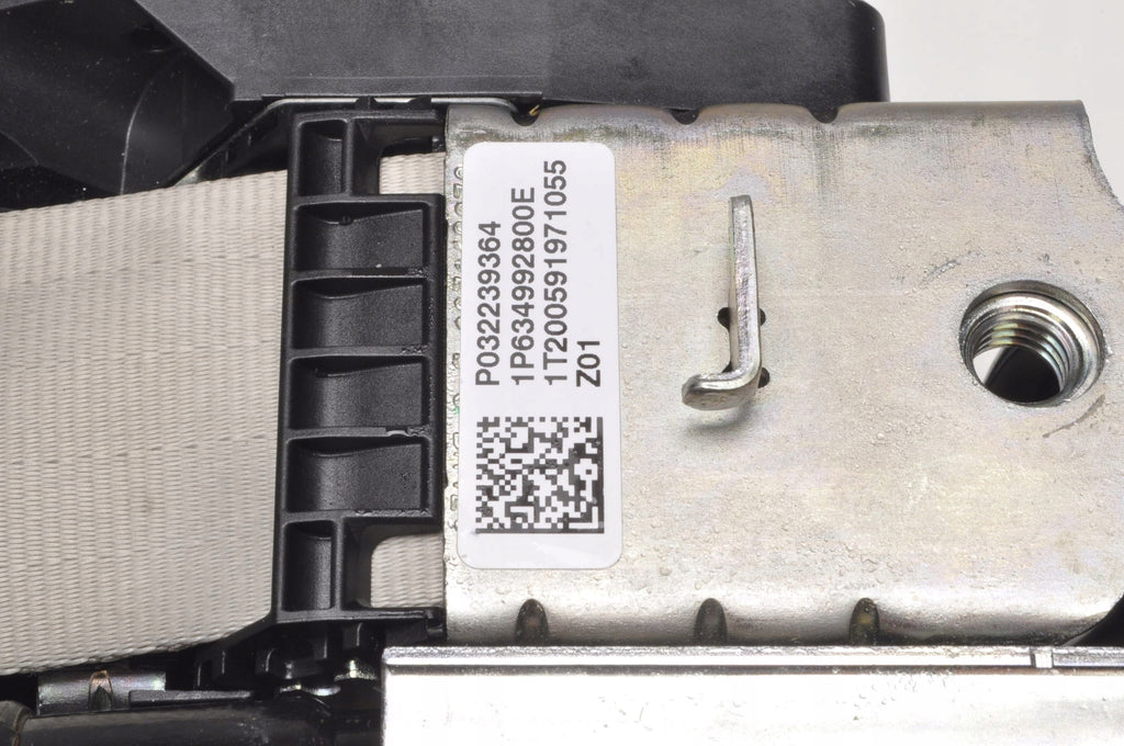 VOLVO XC60 II SEAT BELT LEFT FRONT P032239364 32239364