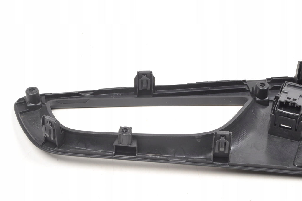 VOLVO XC60 II SPEAKER GRILLE COVER RIGHT FRONT 32237530