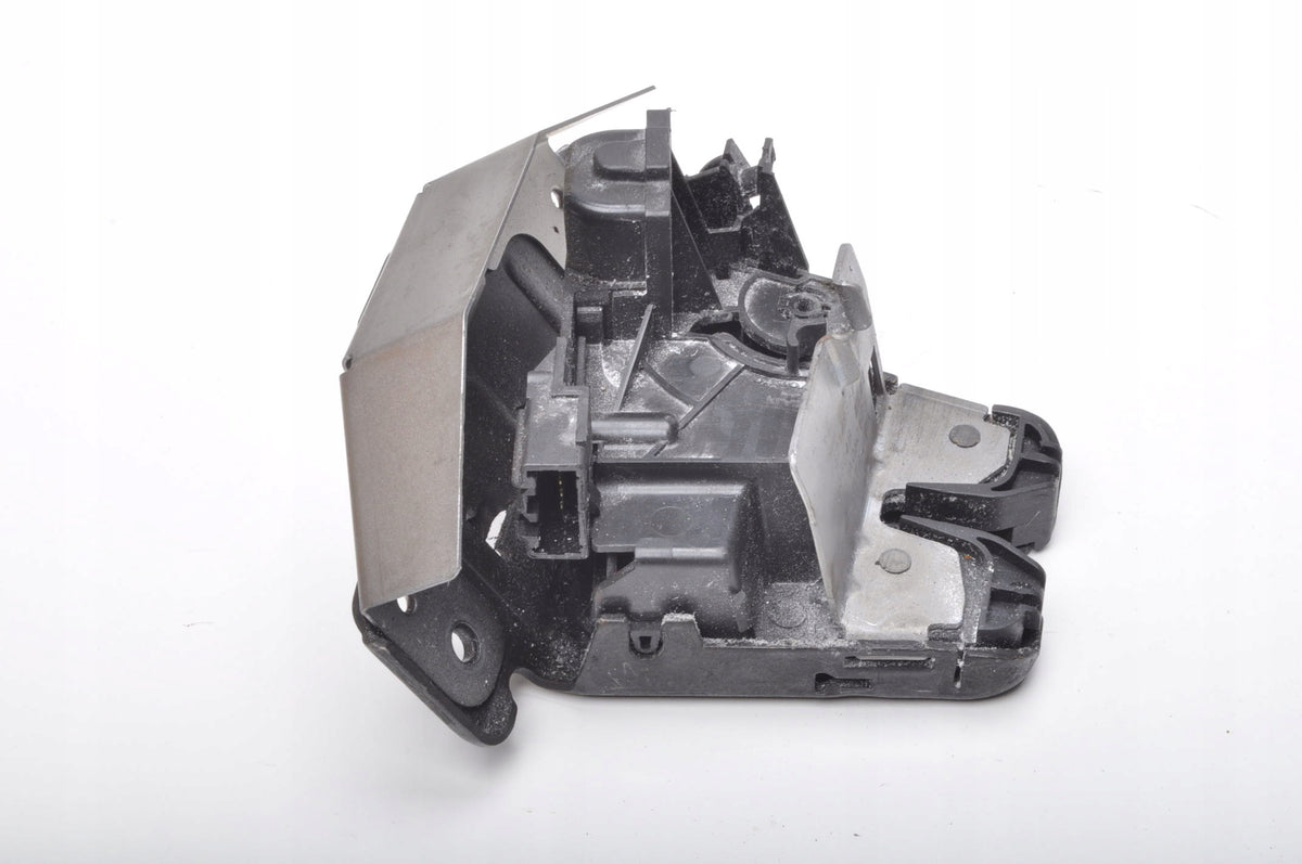 VOLVO XC60 II TAILGATE LOCK 2023R 32149882