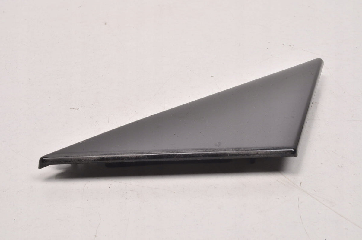 VOLVO XC60 II TRIANGLE FENDER GUARD CAP LEFT 31672922
