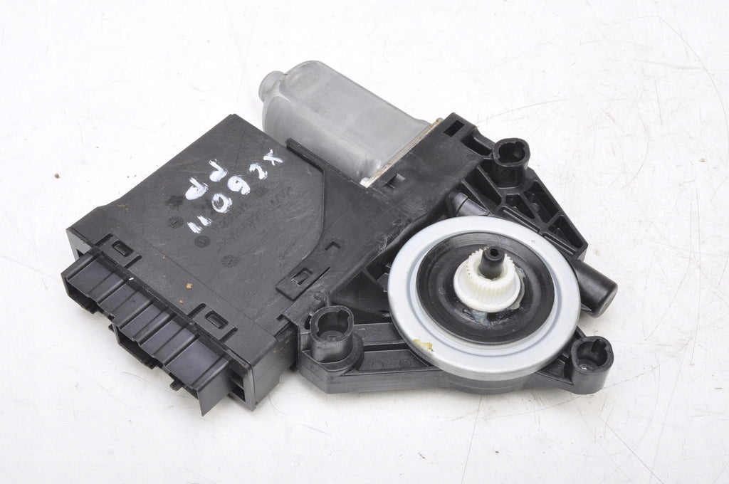 VOLVO XC60 II WINDSCREEN MOTOR RIGHT FRONT 966269-103 31674756