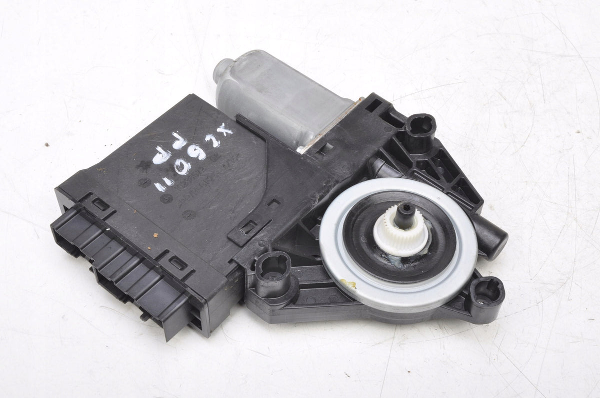 VOLVO XC60 II WINDSCREEN MOTOR RIGHT FRONT 966269-103 31674756