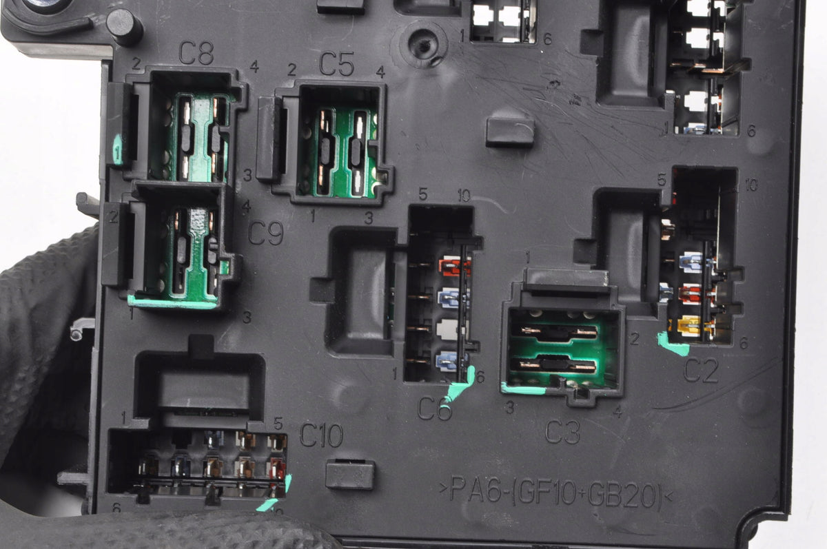 VOLVO XC60 II XC90 II FUSE BOX 32322427