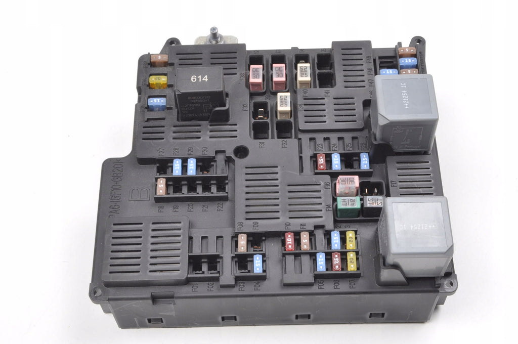 VOLVO XC60 II XC90 II FUSE BOX 32322427
