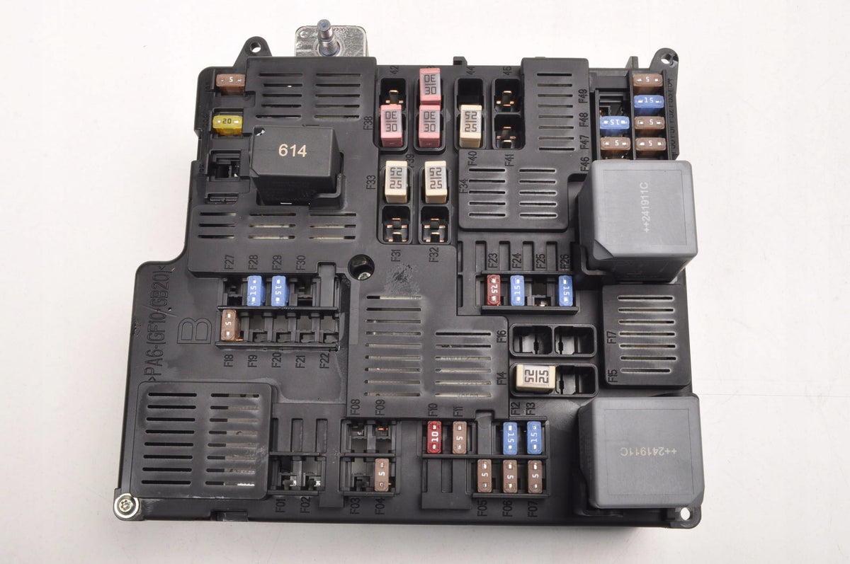 VOLVO XC60 II XC90 II V60 II T8 FUSE BOX 32212299 2024R