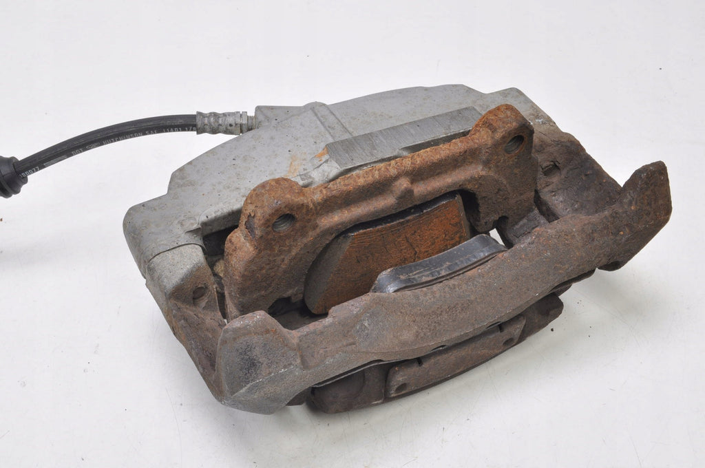 VOLVO XC70 II 2.4 D5 BRAKE CALIPER LEFT FRONT