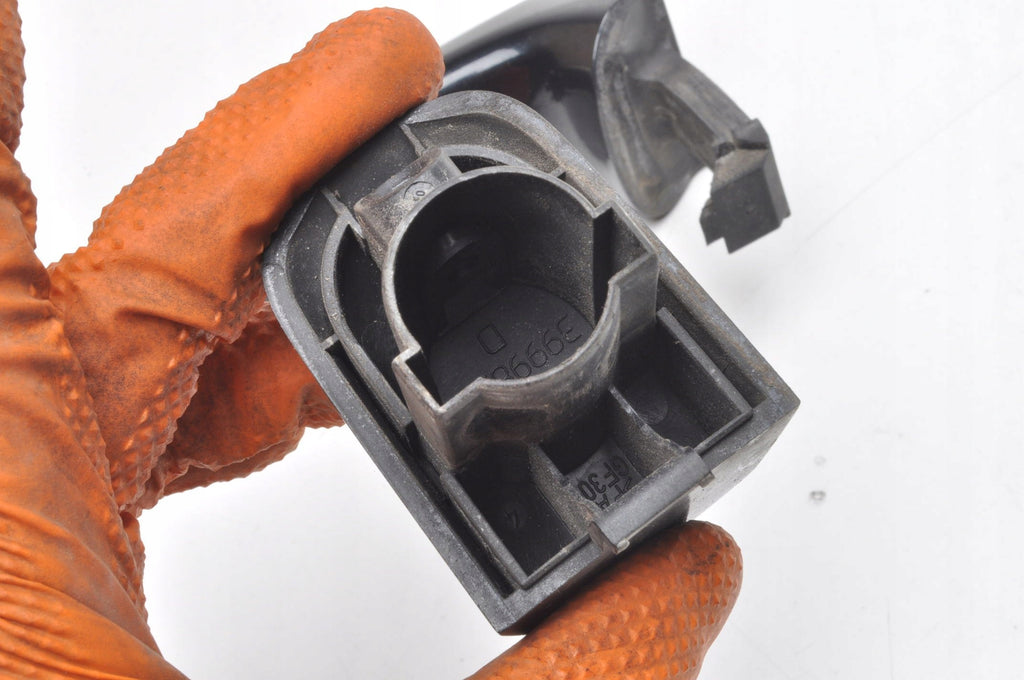 VOLVO XC70 II DOOR HANDLE EXTERIOR LEFT FRONT 30753786 EUROPE 452-26