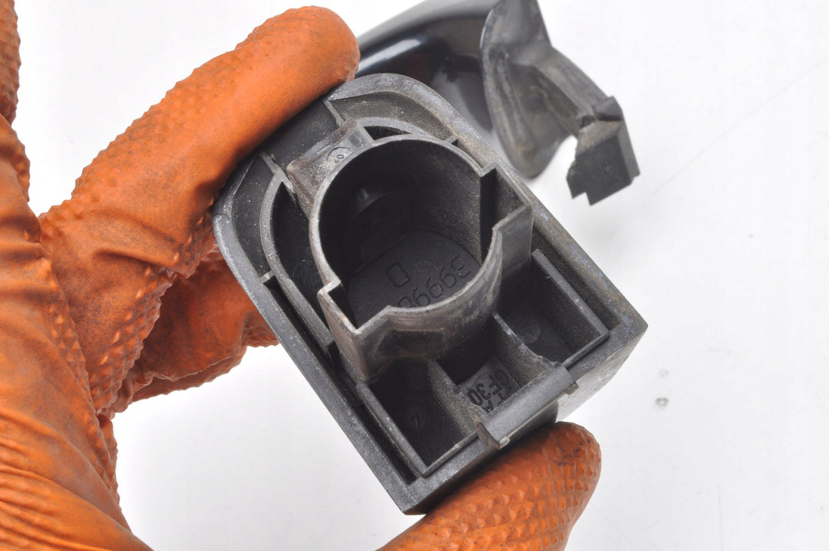 VOLVO XC70 II DOOR HANDLE EXTERIOR LEFT FRONT 30753786 EUROPE 452-26