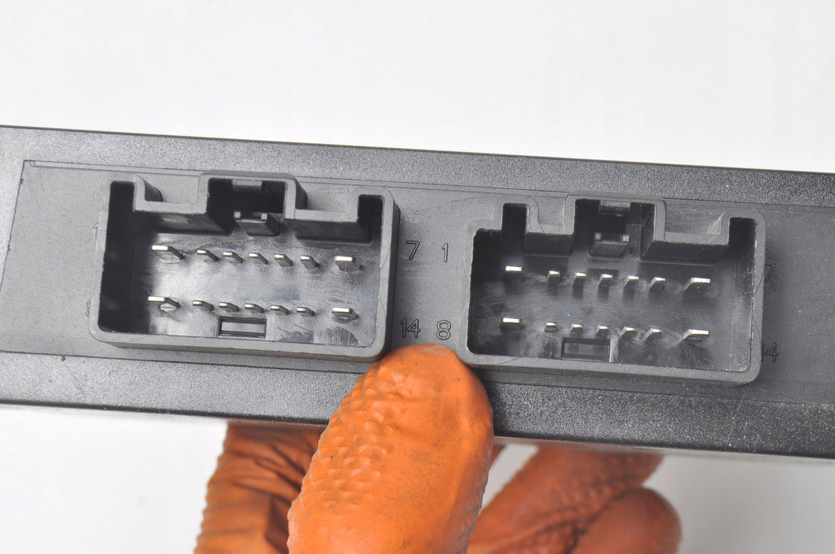 VOLVO XC70 II FLAP CONTROLLER MODULE 31335844