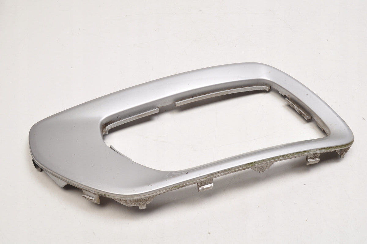 VOLVO XC70 II GRILLE DUMMY BUMPER 30744506 LEFT