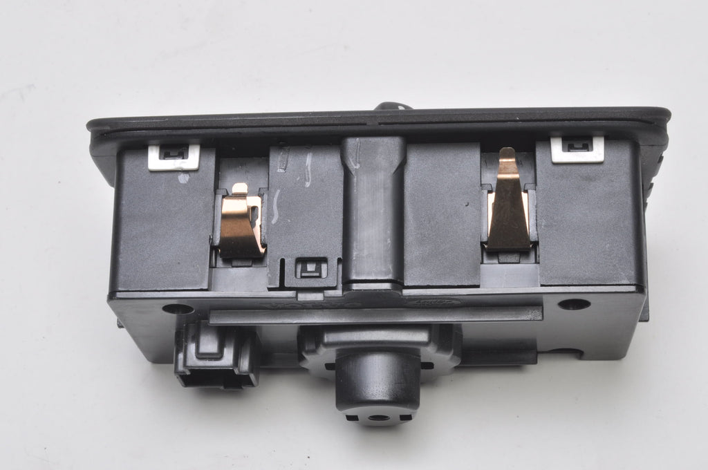 VOLVO XC70 II LIGHT SWITCH 30739429
