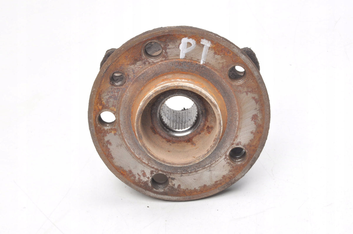 VOLVO XC70 II REAR HUB RIGHT REAR