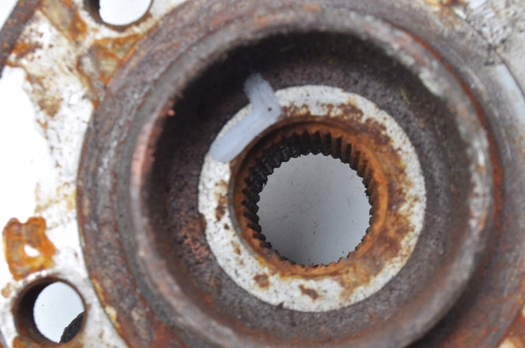 VOLVO XC70 II REAR LEFT HUB