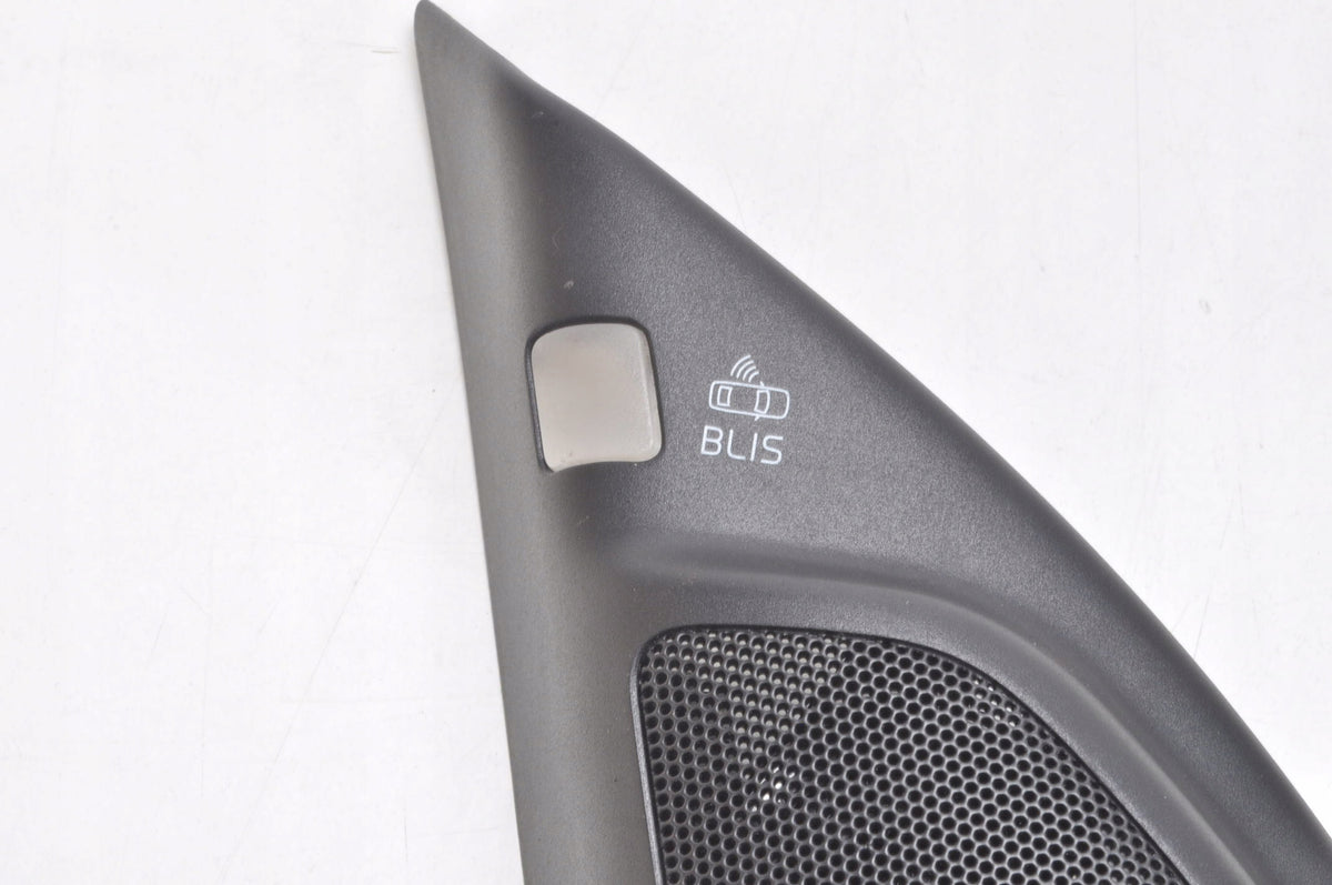 VOLVO XC70 II TRIANGLE INTERIOR MIRROR COVER 30781067