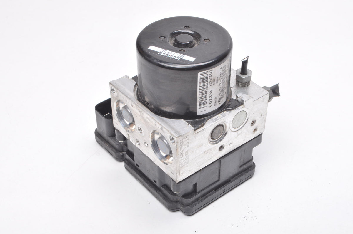 VOLVO XC70 II V70 III LIFT 2.0 D3 ABS PUMP P31423347