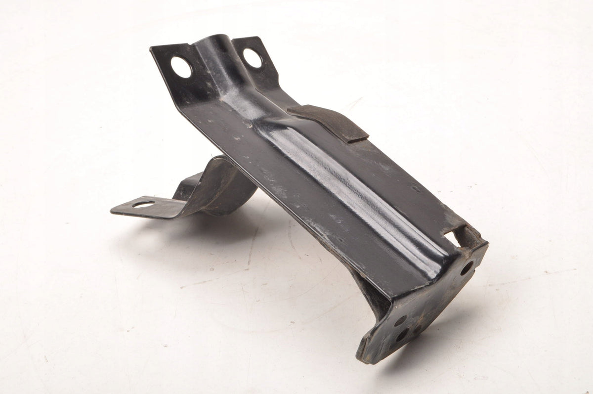 VOLVO XC70 II V70 III S80 II RADIATOR MOUNT RIGHT