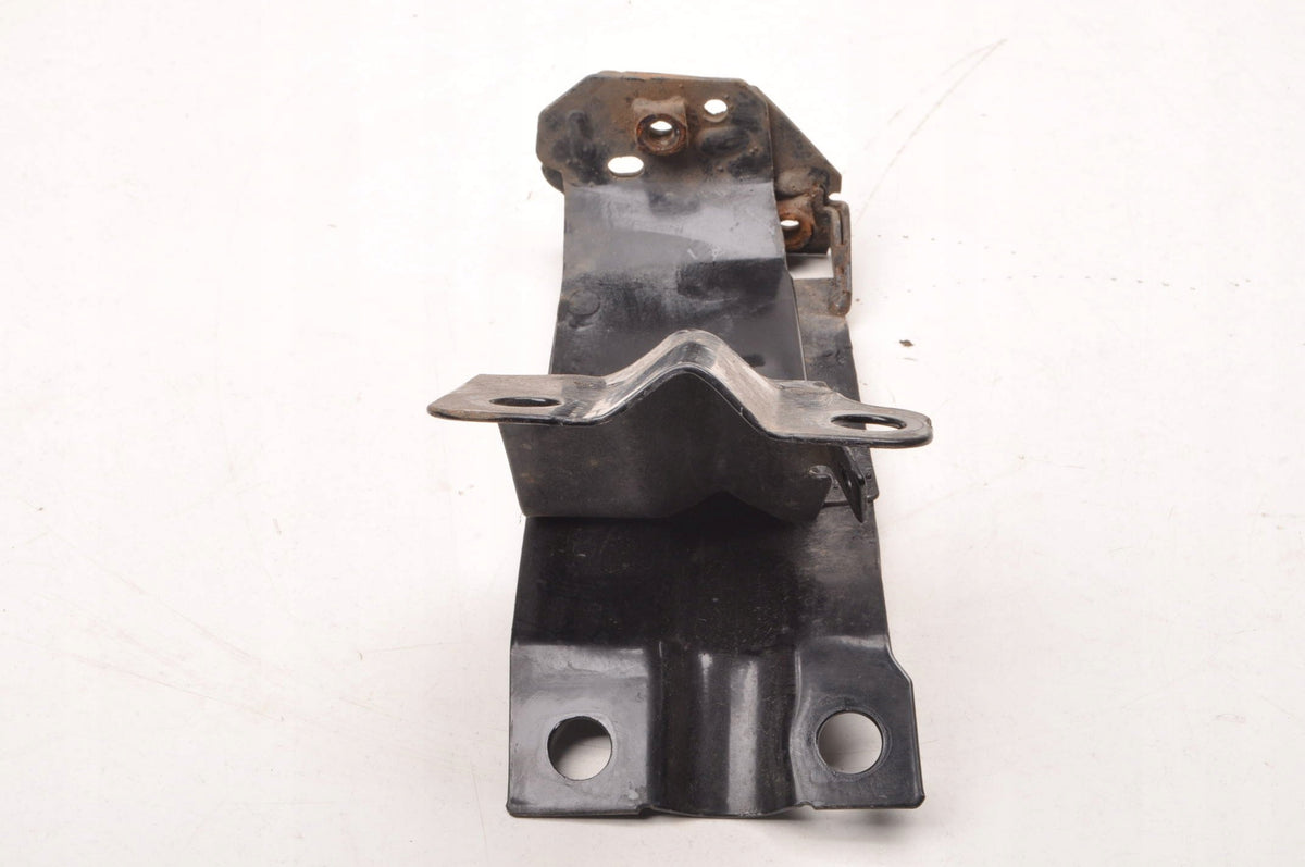 VOLVO XC70 II V70 III S80 II RADIATOR MOUNT RIGHT