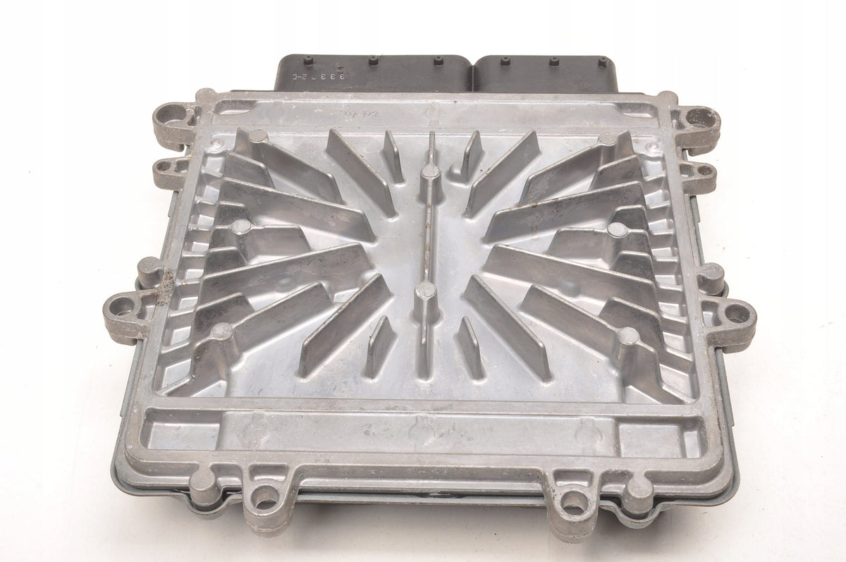 VOLVO XC90 2.4 D5 200KM COMPUTER ENGINE CONTROLLER 31372225 AA
