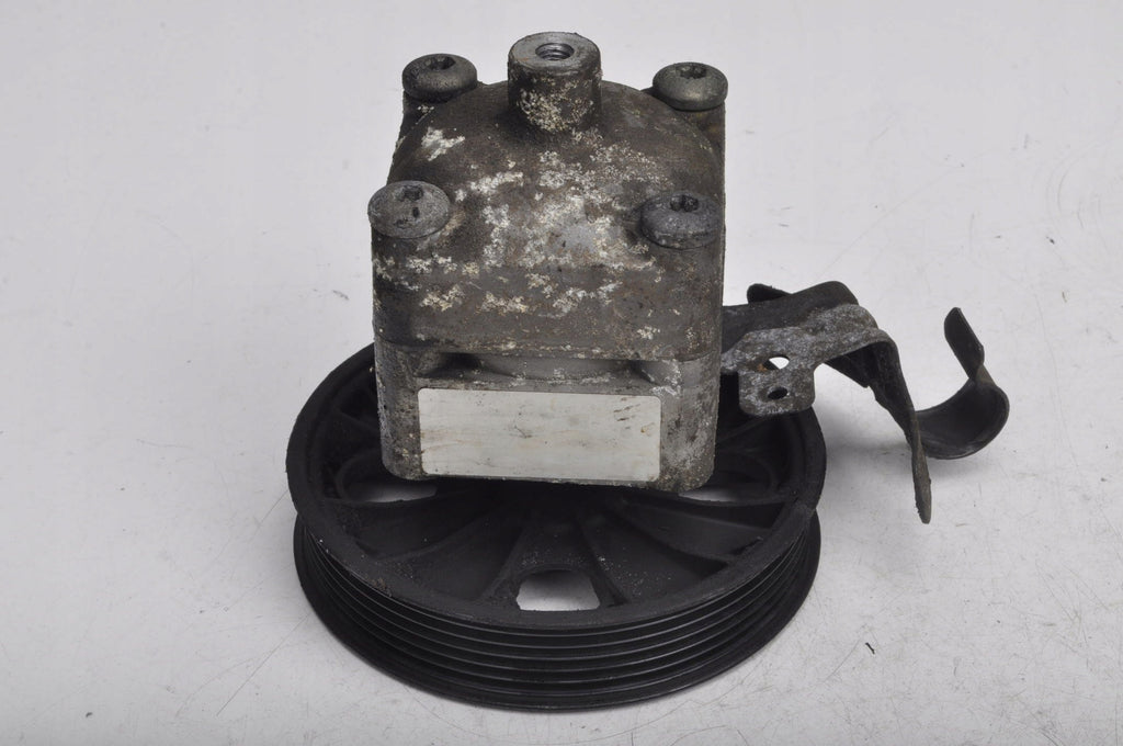VOLVO XC90 2.4 D5 POWER STEERING PUMP 30665100