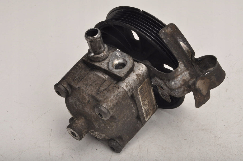 VOLVO XC90 2.4 D5 POWER STEERING PUMP 30665100