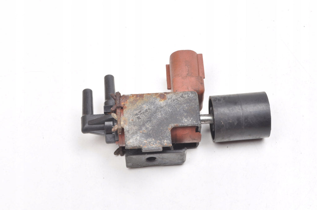 VOLVO XC90 AND 4.4 V8 VACUUM VALVE 184600-4521