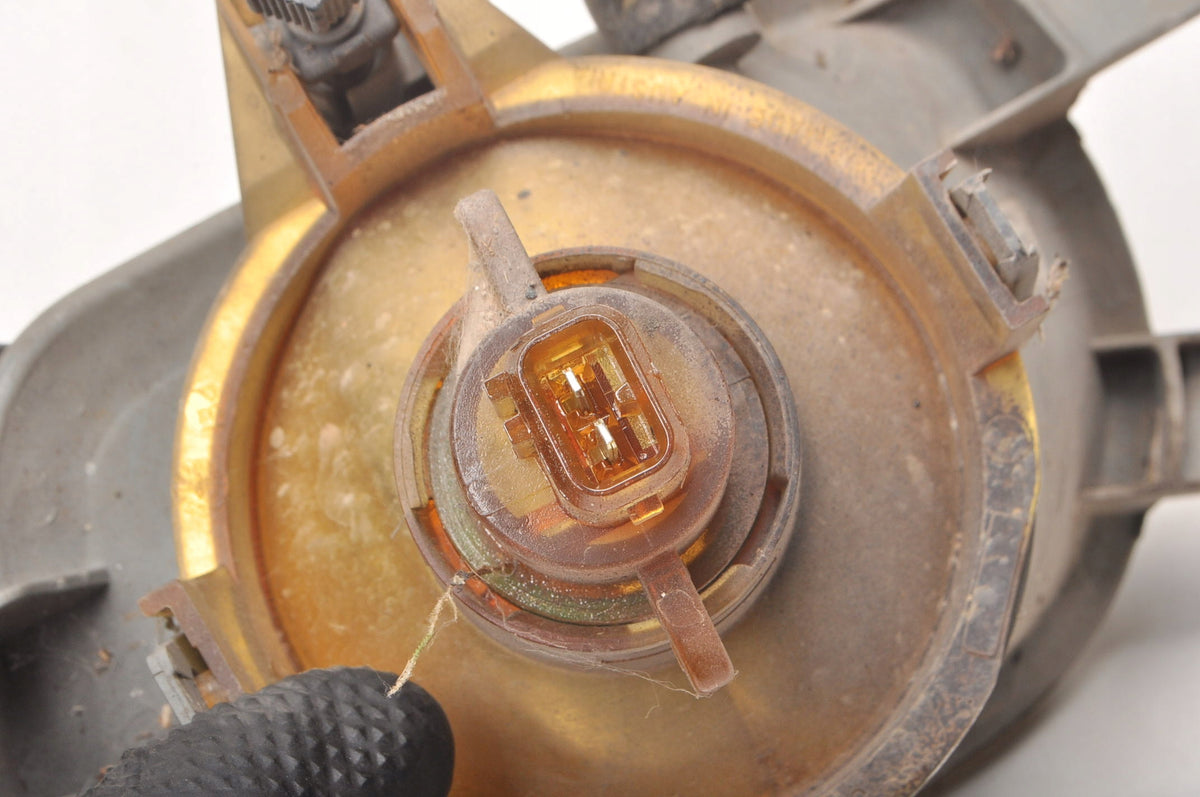 VOLVO XC90 HALOGEN RIGHT 31111183 LIFT