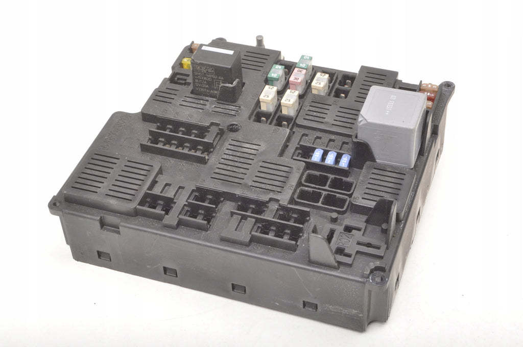 VOLVO XC90 II 2.0 D5 224KM FUSE BOX 31398003