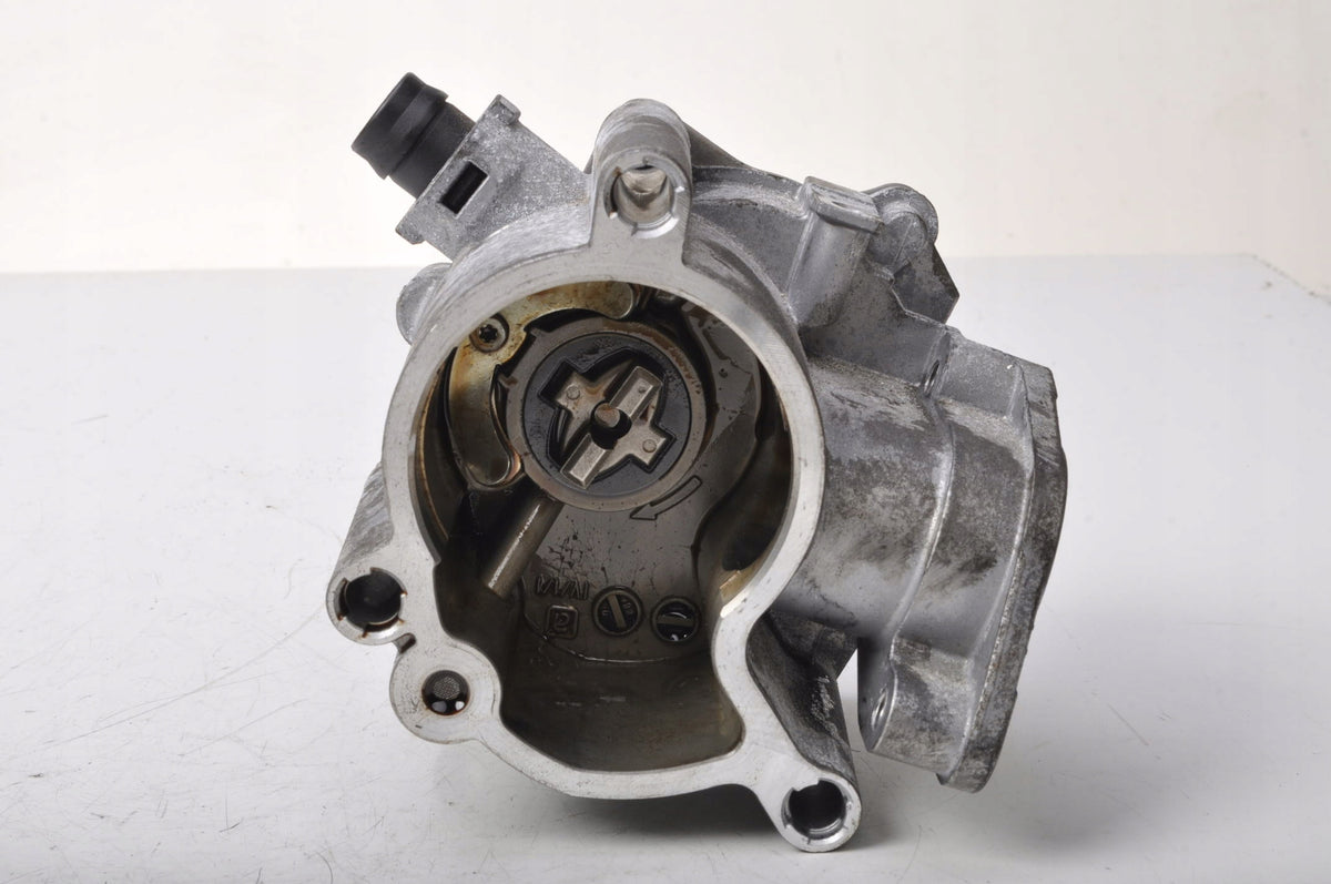 VOLVO XC90 II 2.0 T8 VACUUM PUMP 31480558