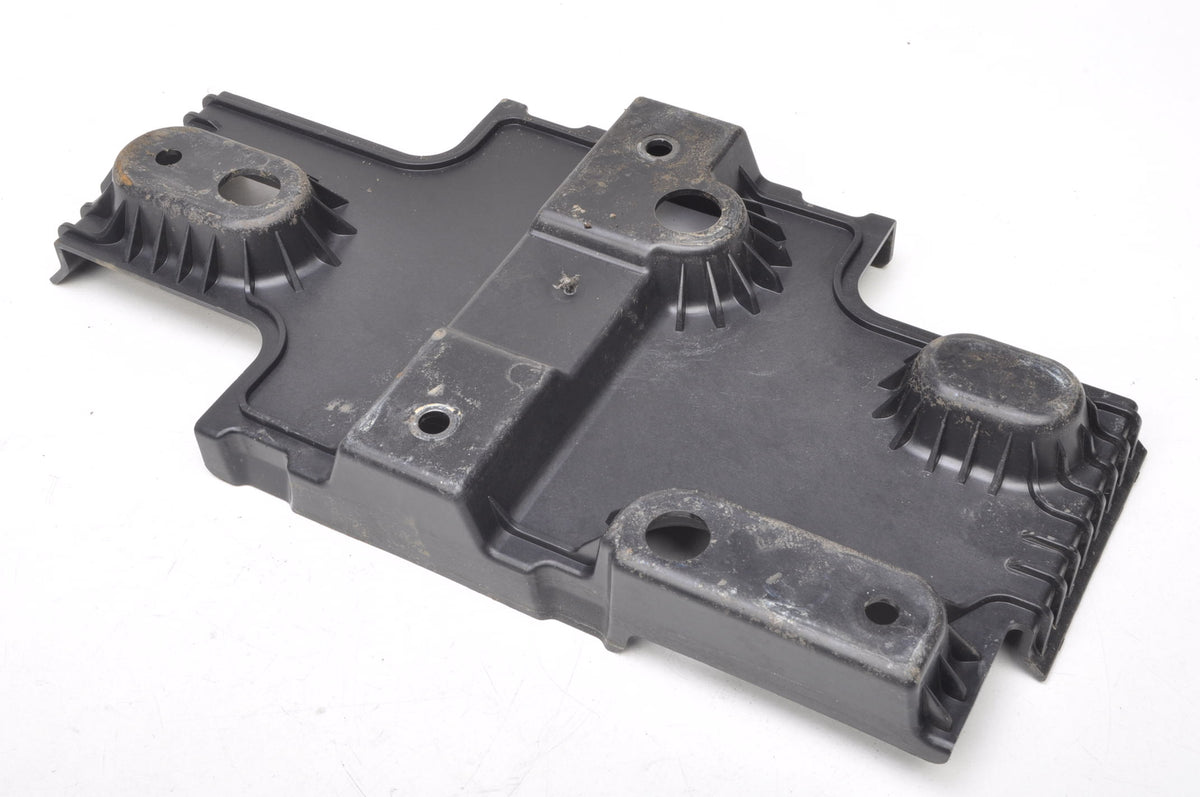 VOLVO XC90 II BATTERY BASE 31383048