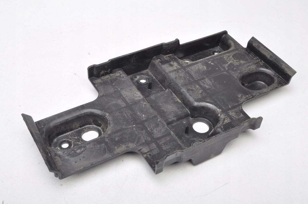 VOLVO XC90 II BATTERY BASE 31383048