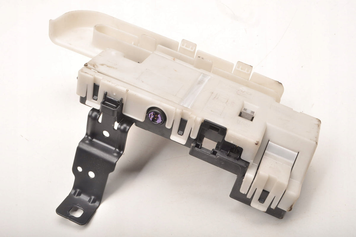 VOLVO XC90 II BATTERY RELAY MODULE 31346674
