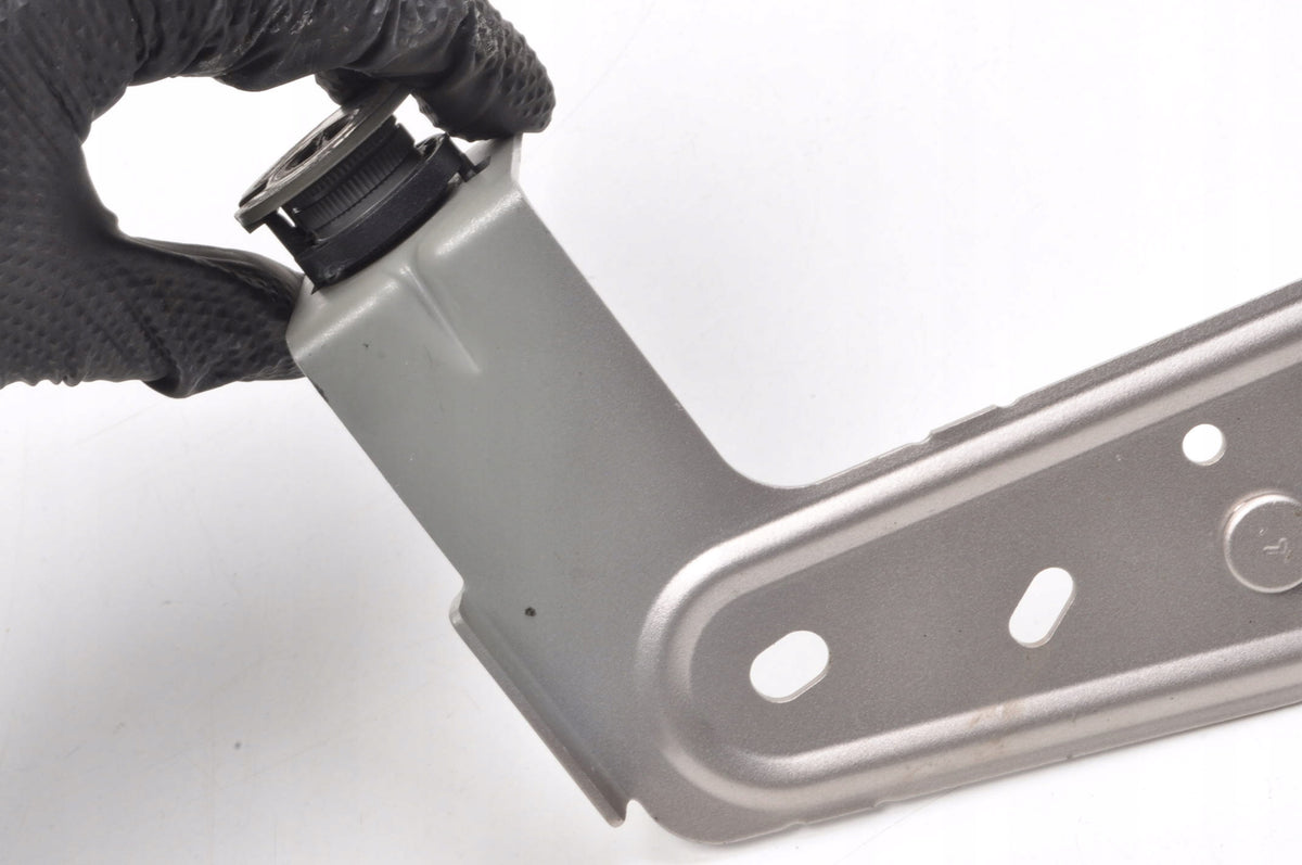 VOLVO XC90 II BRACKET FENDER MOUNT RIGHT FRONT RIGHT