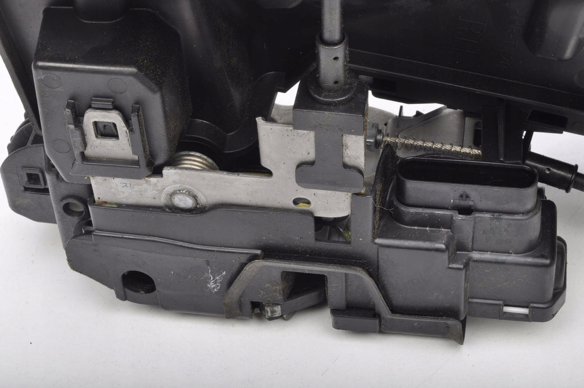 VOLVO XC90 II DOOR LOCK RIGHT FRONT 31349895