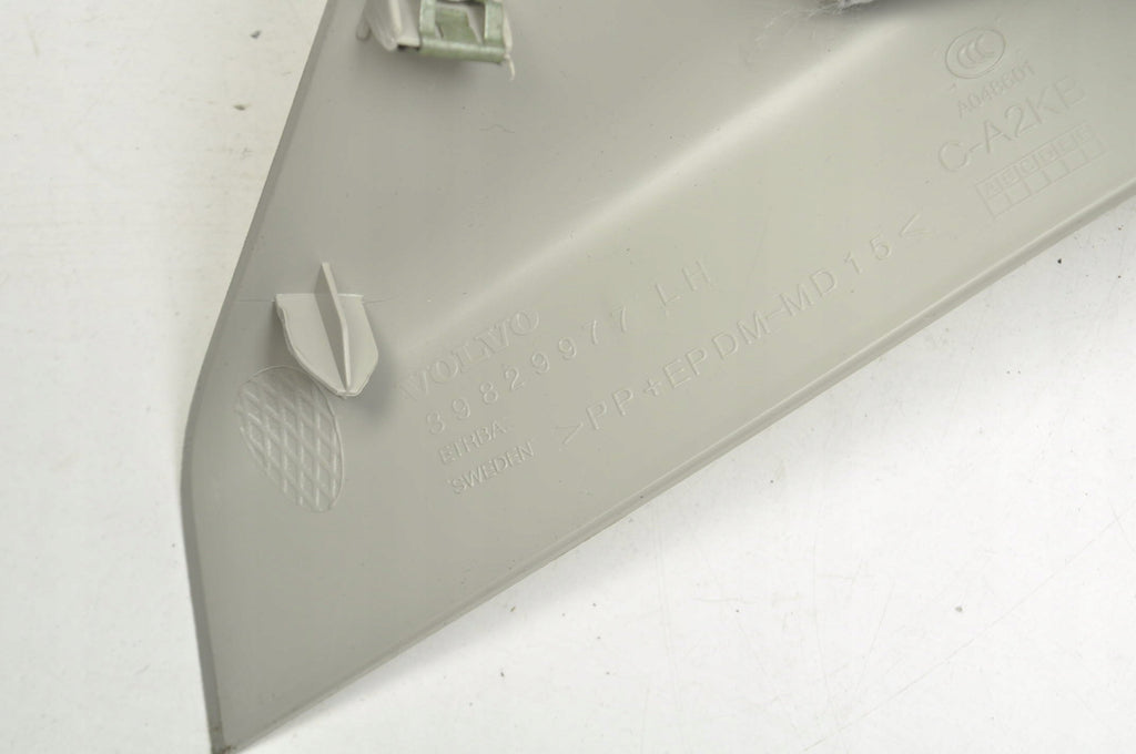VOLVO XC90 II POST COVER LEFT PLASTIC 32244272 39829977