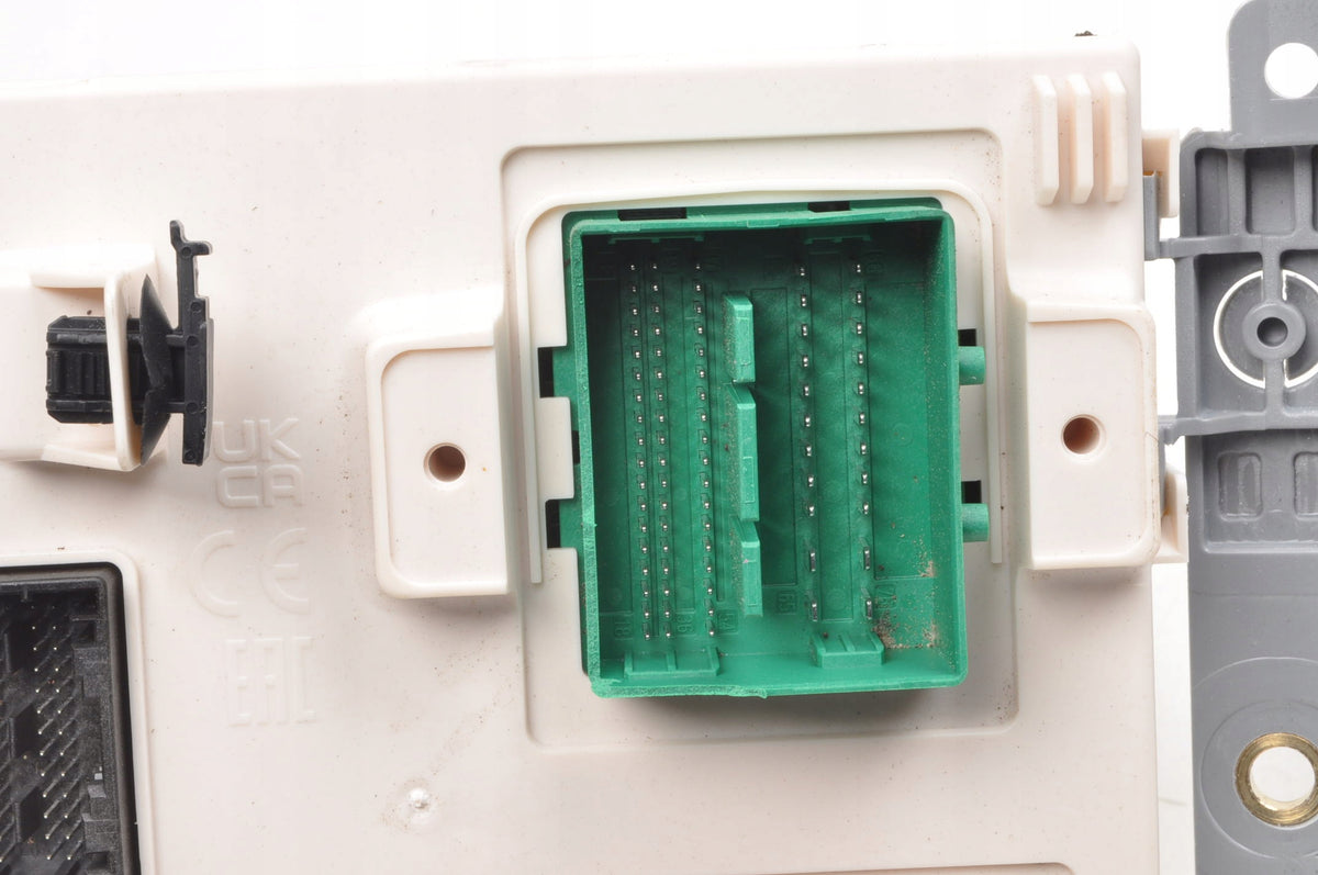 VOLVO XC90 II S60 V60 II XC40 COMFORT MODULE RELAY 31684742