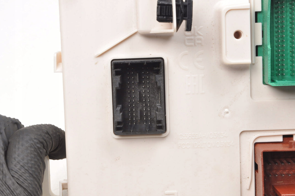 VOLVO XC90 II S60 V60 II XC40 COMFORT MODULE RELAY 31684742