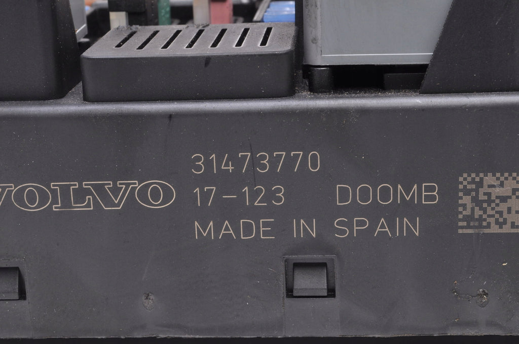 VOLVO XC90 II S90 XC60 II FUSE BOX 31473770