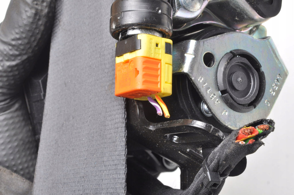 VOLVO XC90 II SEAT BELT RIGHT FRONT FIRED 32131153