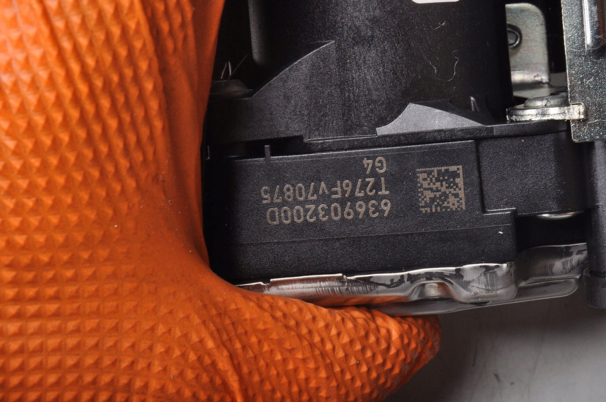 VOLVO XC90 II SEAT BELT RIGHT FRONT LIFT 32131153