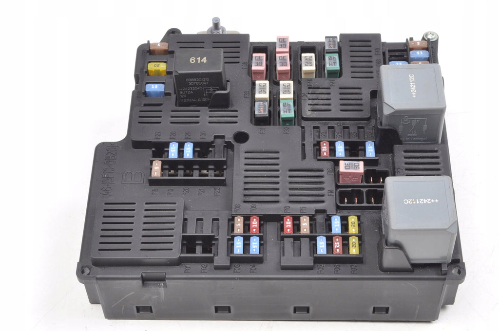 VOLVO XC90 II V60 II S60 III FUSE BOX 32359984